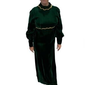 Emerald Green Vintage Velvet Maxi Gown with Long Bishop Sleeves and Mock Neck